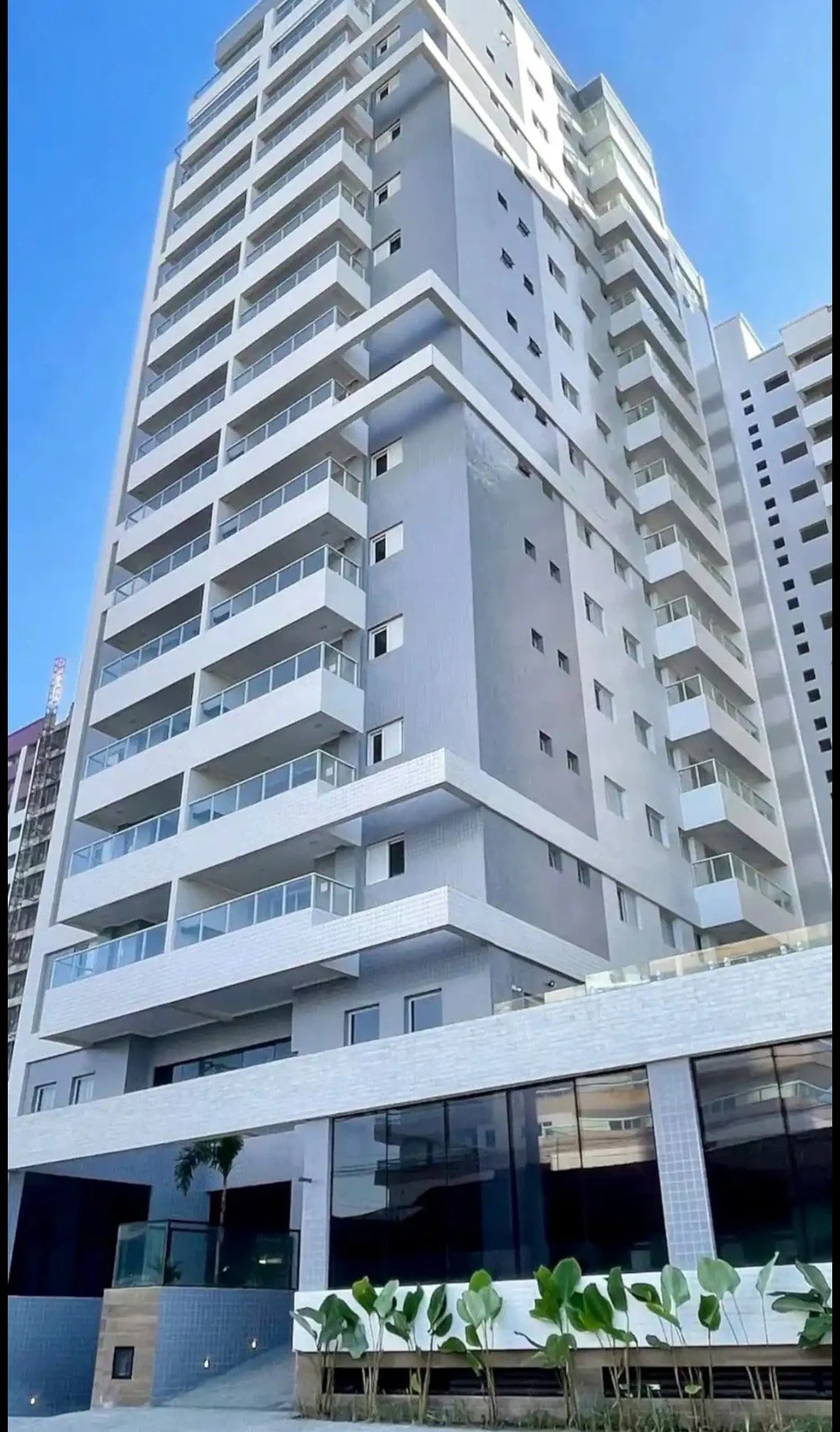 O prédio, apartamento pé na areia em Praia Grande
