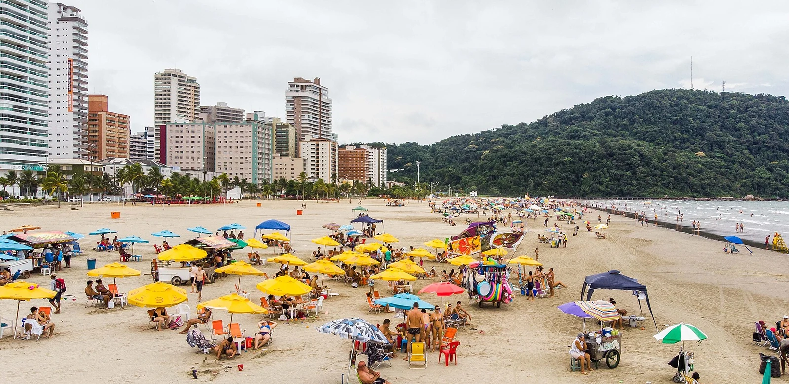 Praia do Canto do Forte, em Praia Grande